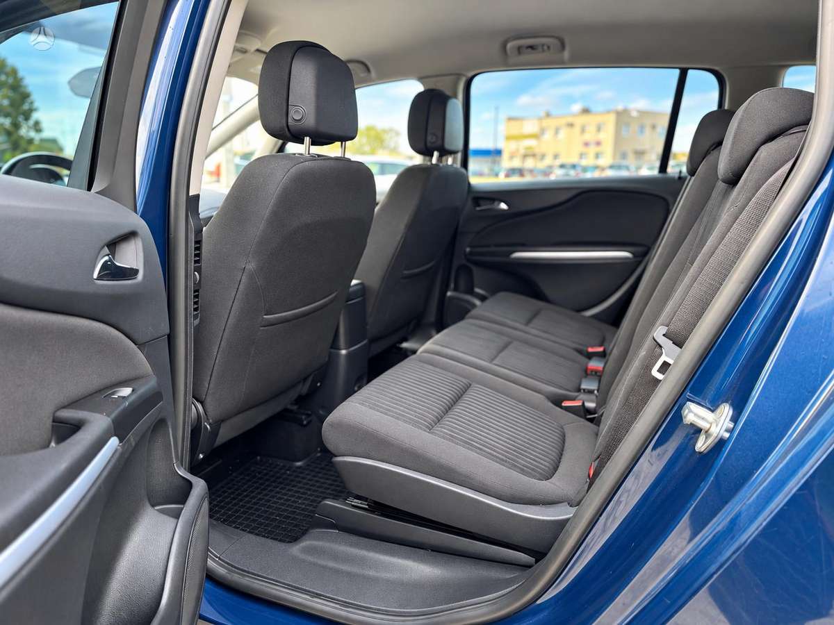 Opel Zafira 2013 — фото 28