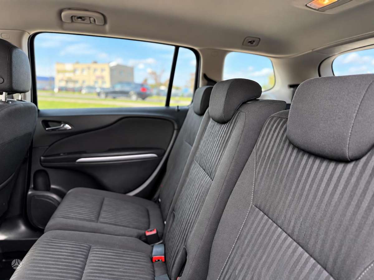 Opel Zafira 2013 — фото 29