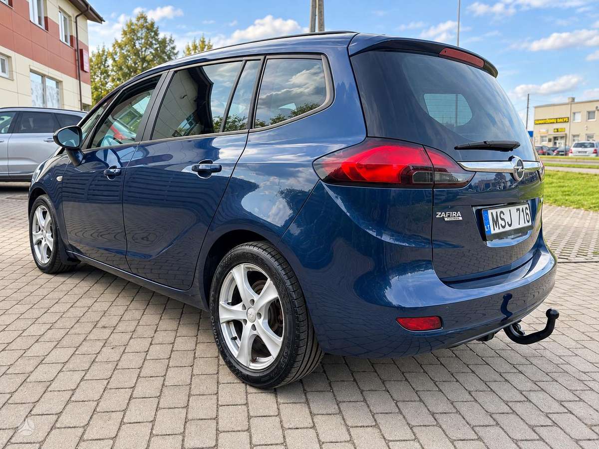 Opel Zafira 2013 — фото 6