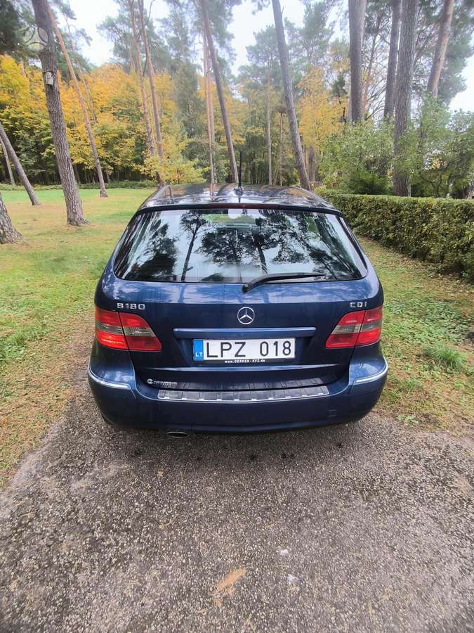 Mercedes-Benz B180 2008 — вигляд ззаду