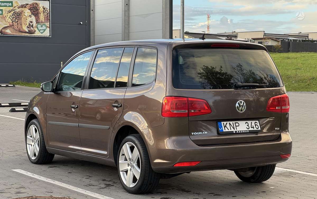 Volkswagen Touran, 2011