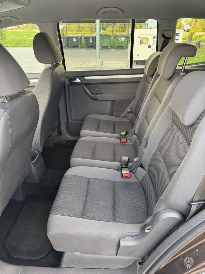 Volkswagen Touran 2011 — photo 10