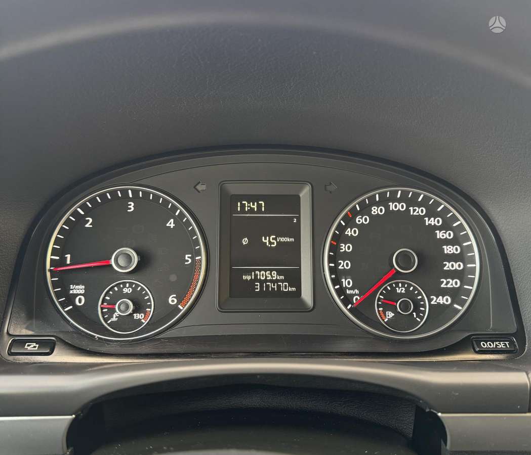 Volkswagen Touran 2011 — photo 13