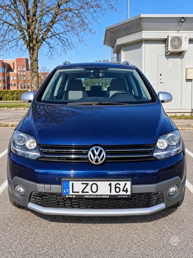 Volkswagen Golf 2011 — engine 1390 cm³, 122 HP (90kW)
