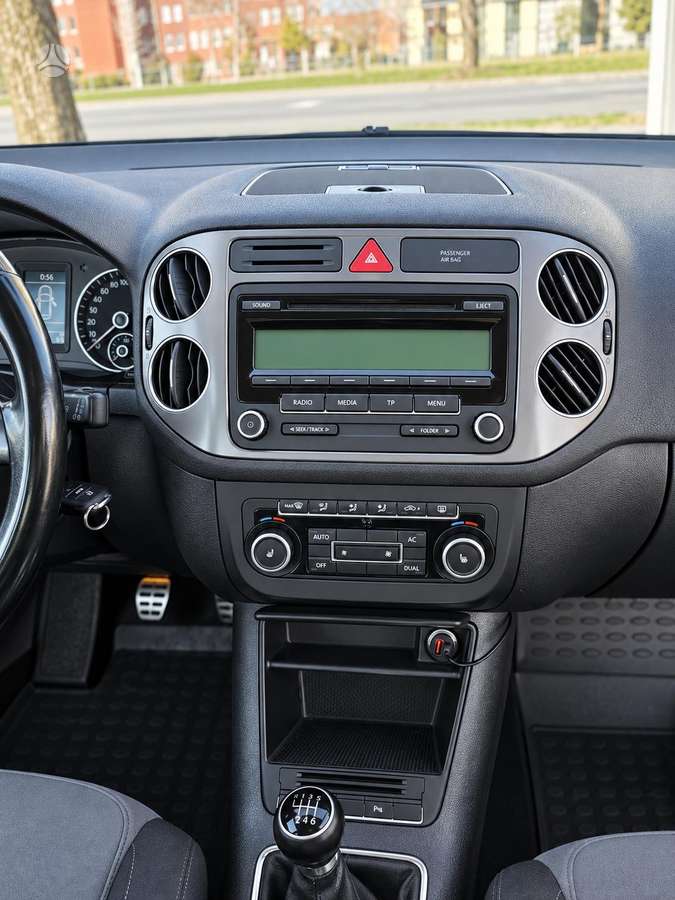 Volkswagen Golf 2011 — photo 7