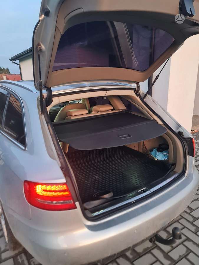 Audi A4 2009 — photo 12