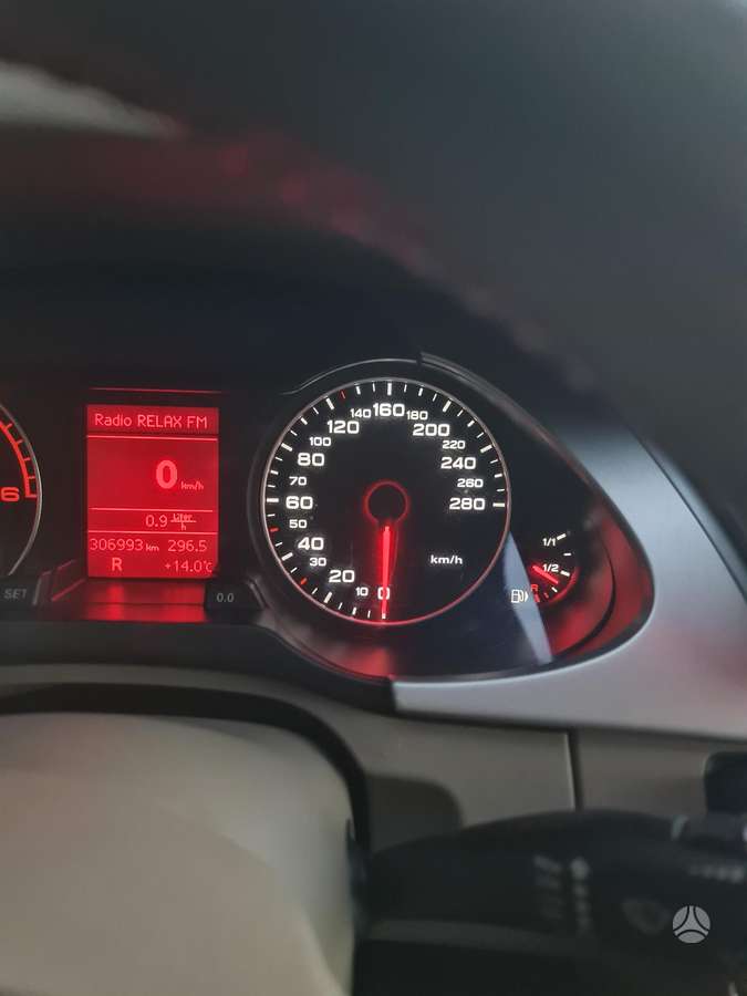 Audi A4 2009 — photo 13