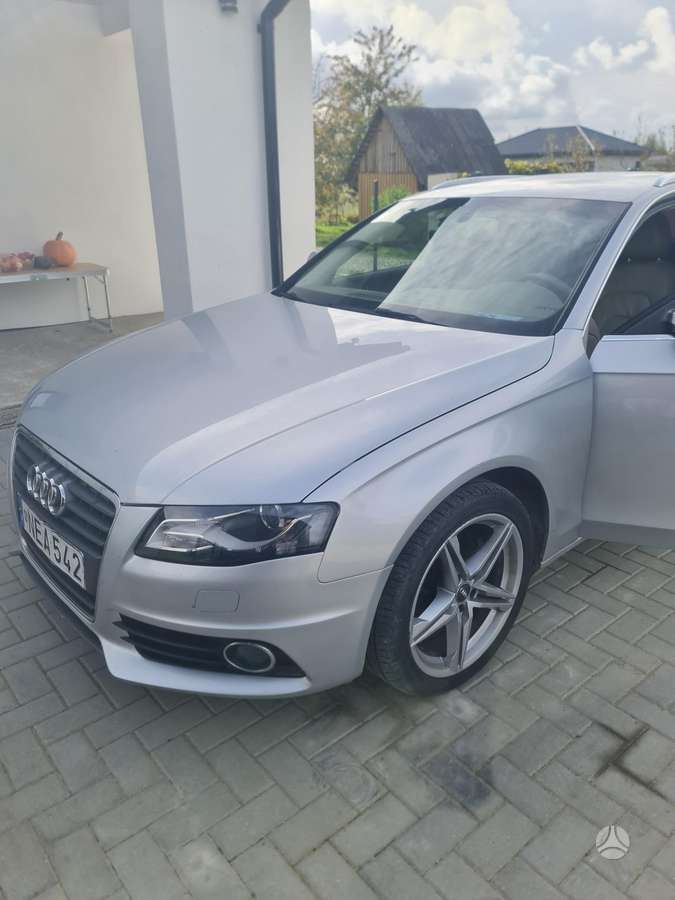 Audi A4 2009 — rear view