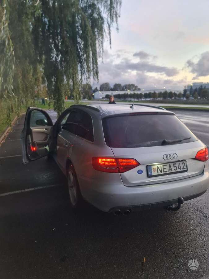 Audi A4 2009 — photo 7