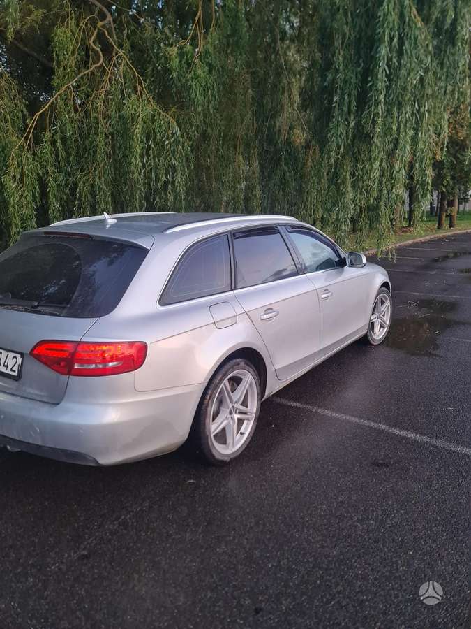 Audi A4 2009 — photo 9