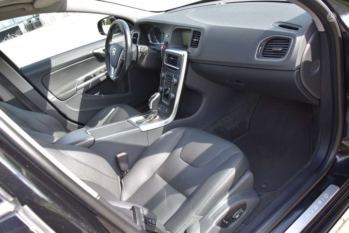 Volvo V60 2014 — photo 10
