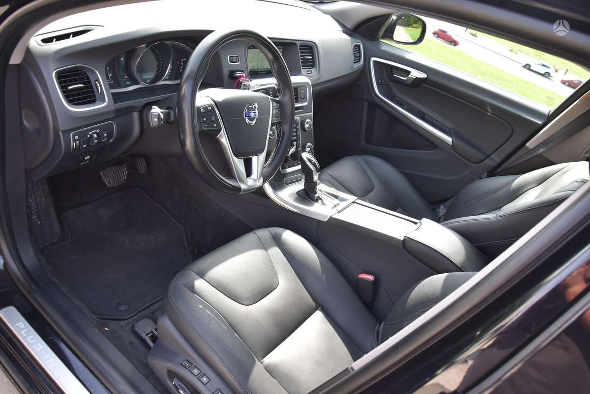 Volvo V60 2014 — photo 16