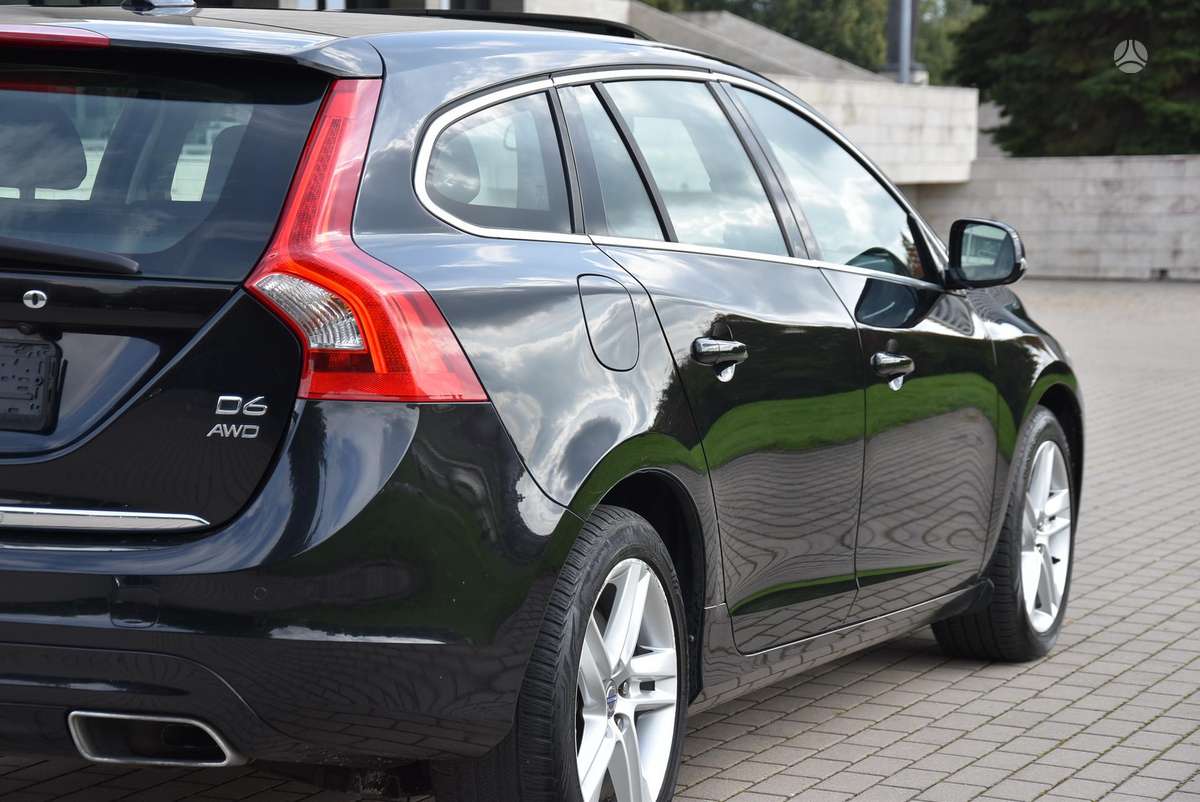 Volvo V60 2014 — rear view