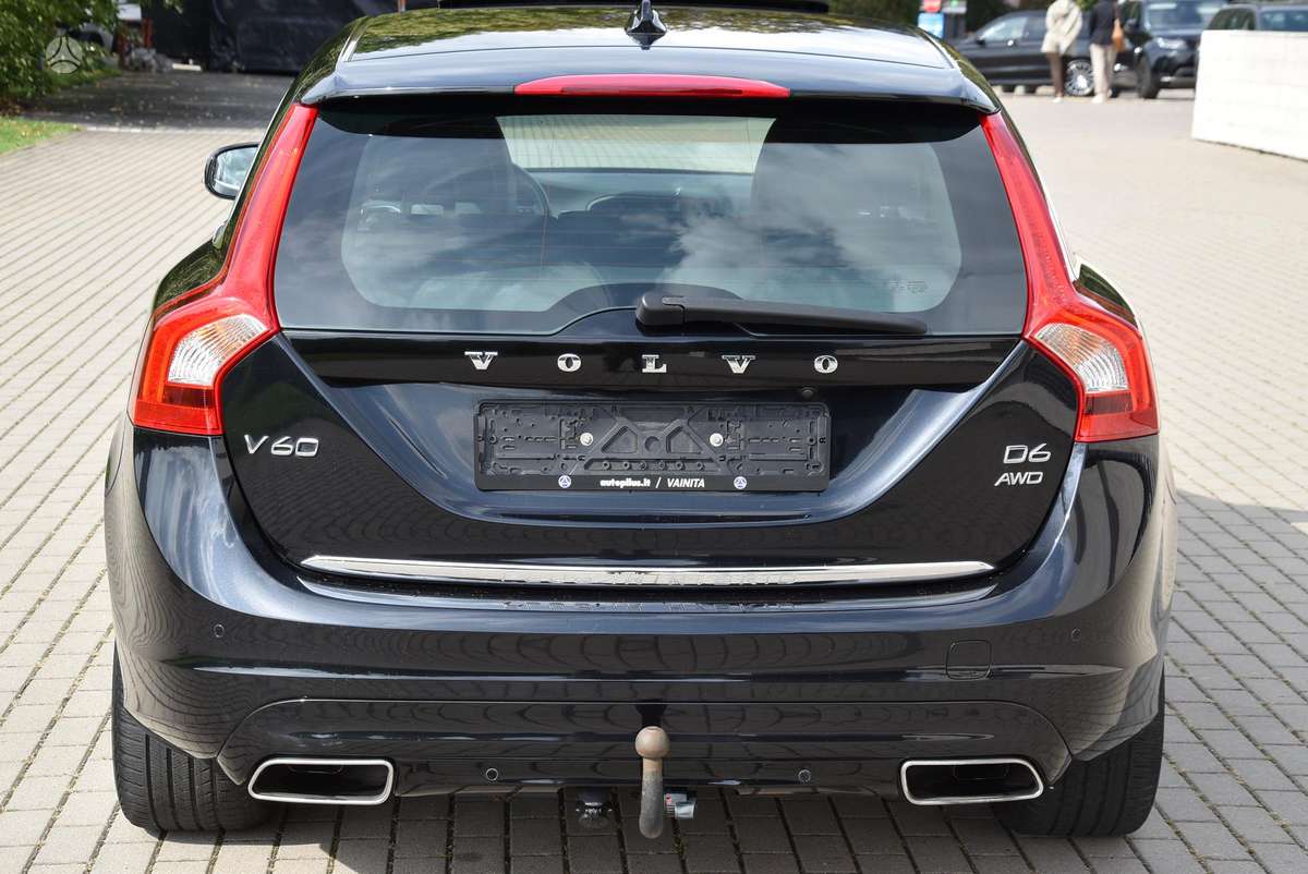 Volvo V60 2014 — interior
