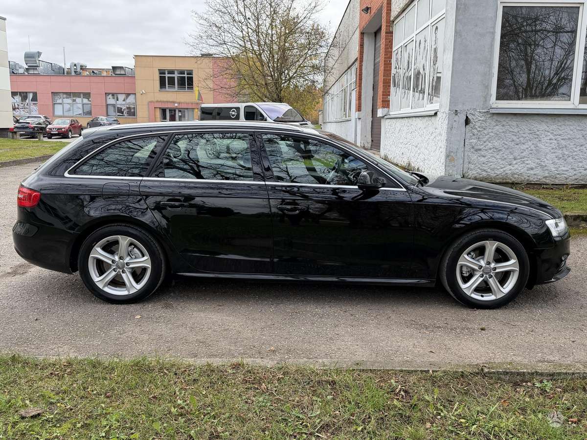 Audi A4 2012 — photo 10