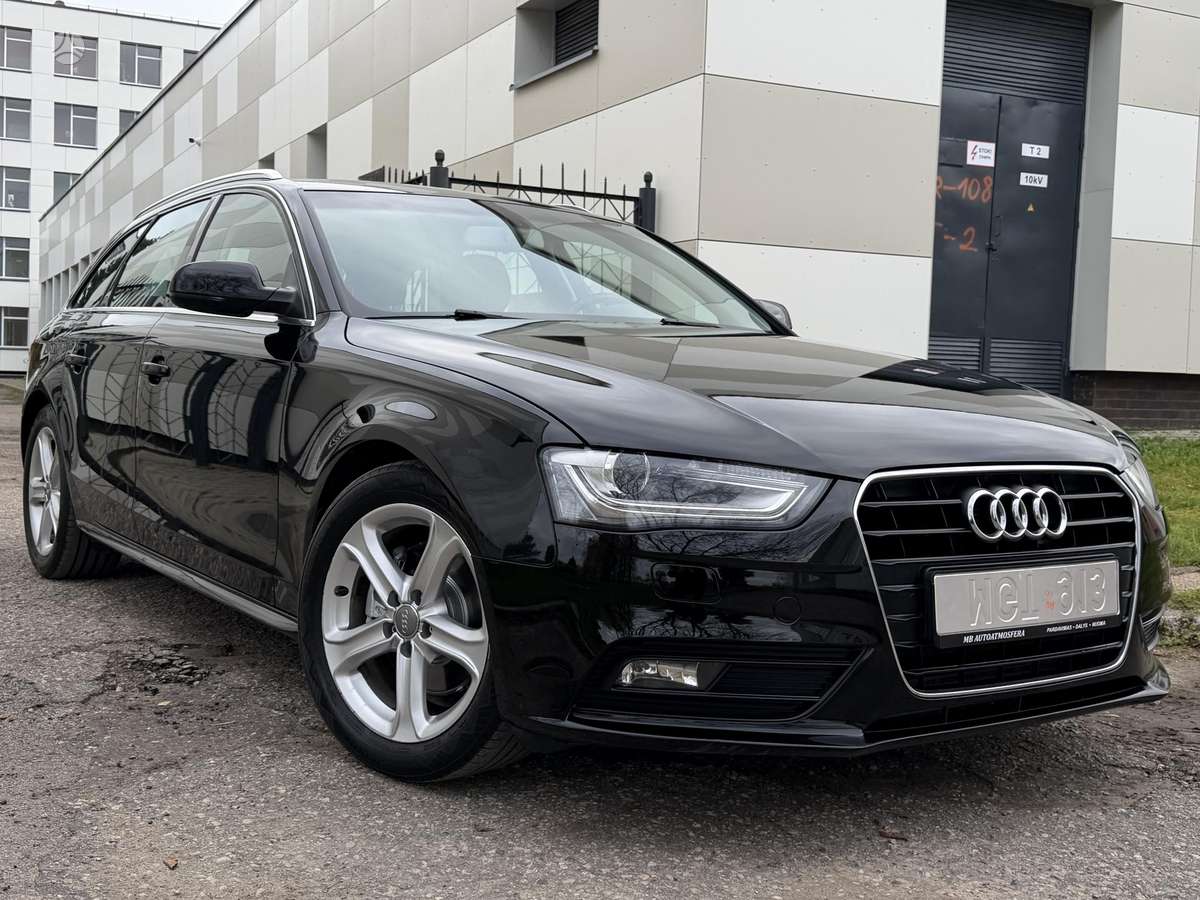 Audi A4 2012 — rear view