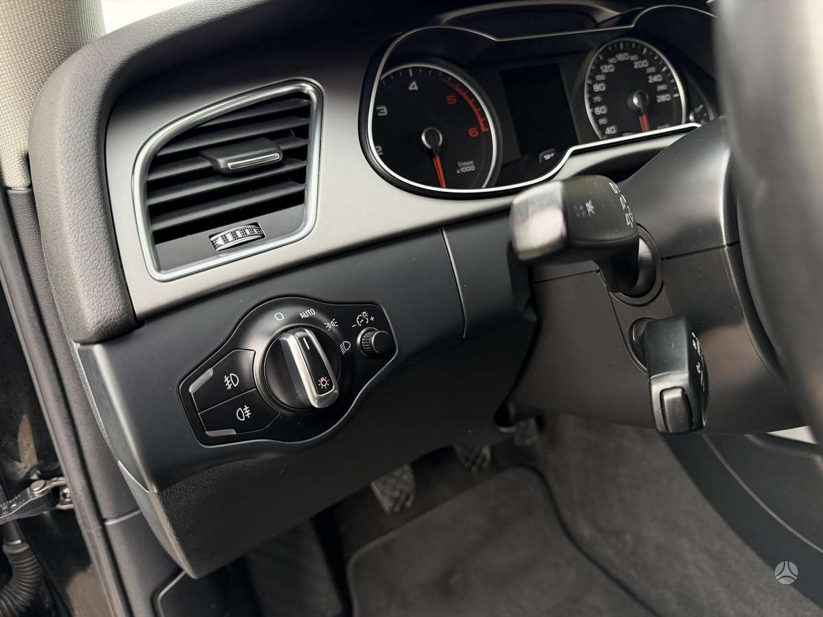 Audi A4 2012 — photo 25