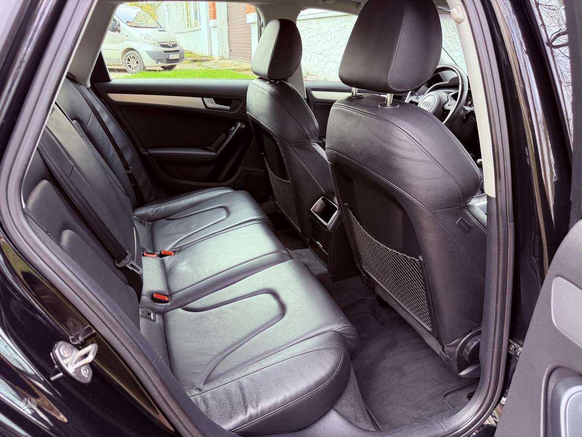 Audi A4 2012 — photo 32