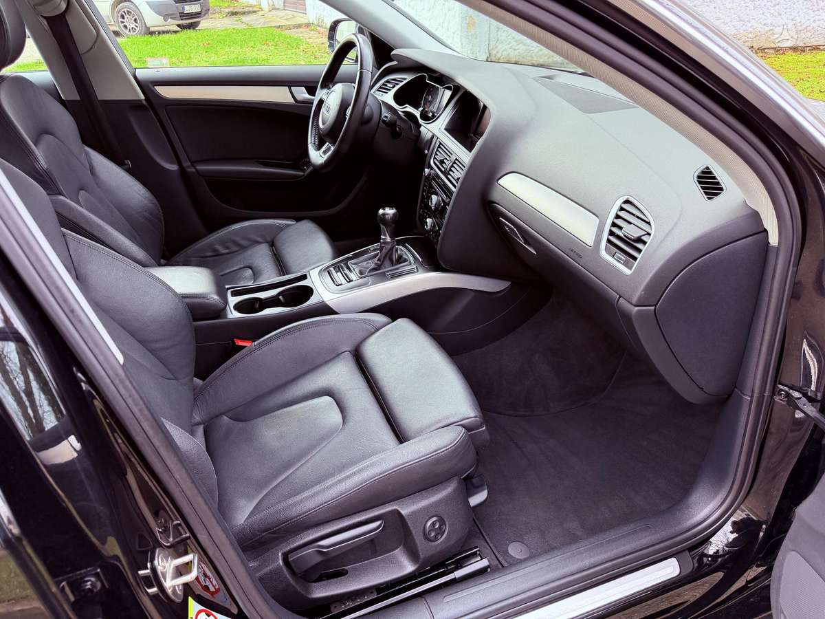 Audi A4 2012 — photo 33