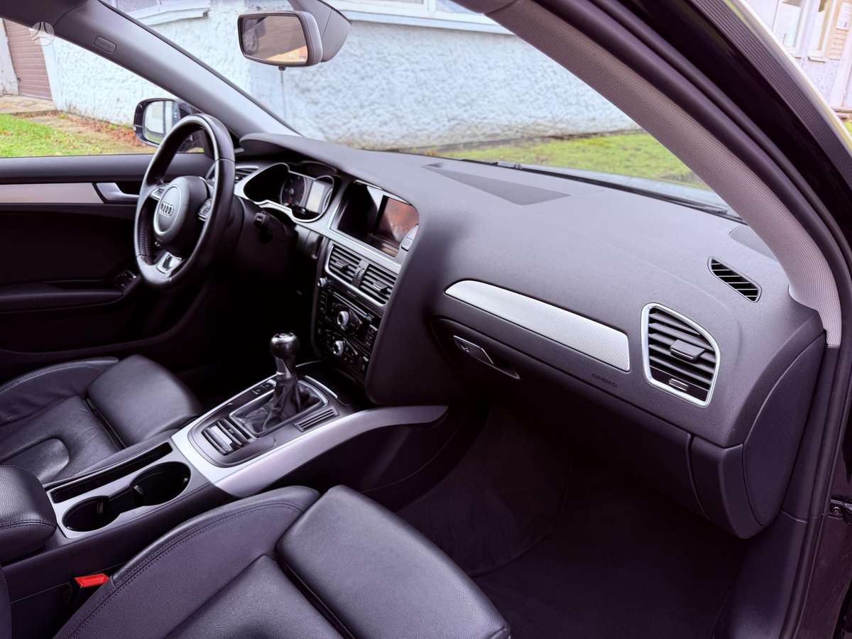 Audi A4 2012 — photo 35