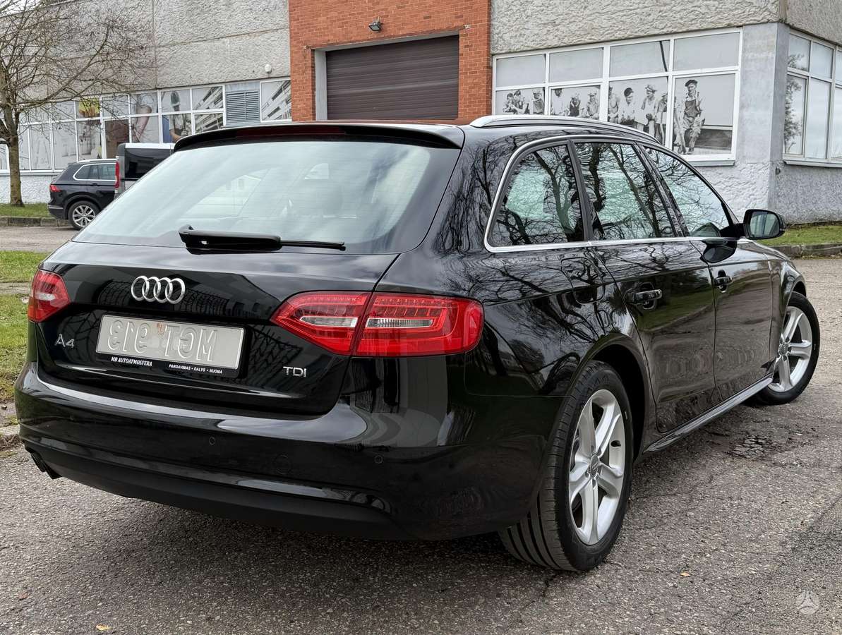 Audi A4 2012 — photo 8