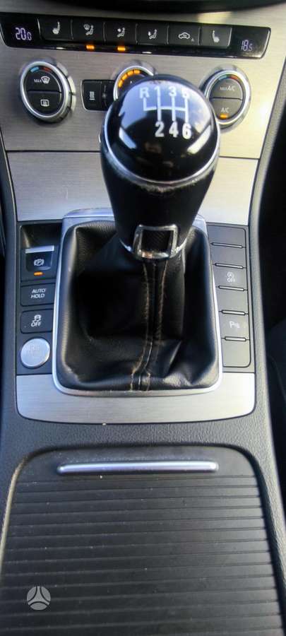 Volkswagen Passat 2012 — photo 11