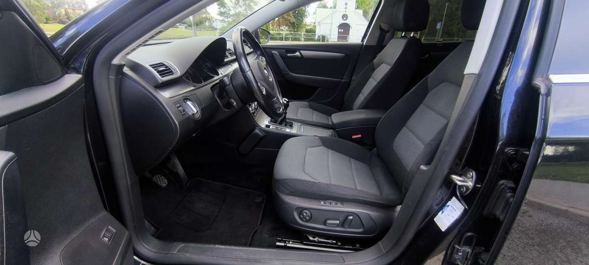 Volkswagen Passat 2012 — photo 12