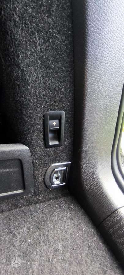 Volkswagen Passat 2012 — photo 19