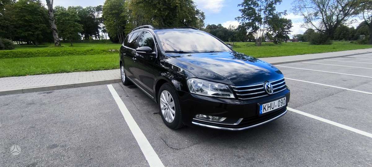 Volkswagen Passat 2012 — interior