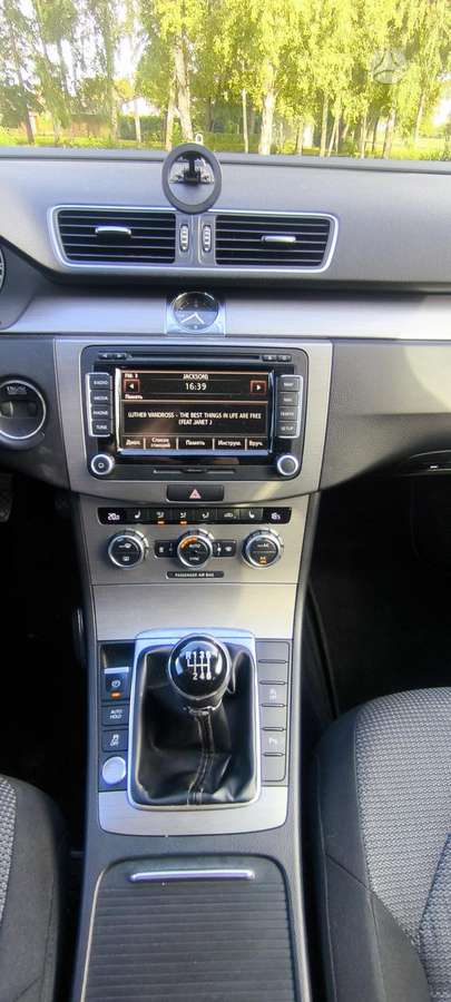 Volkswagen Passat 2012 — photo 8
