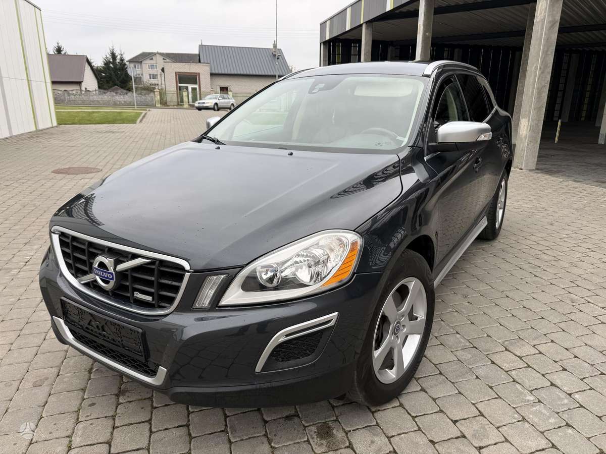 Volvo XC60 2013 — interior