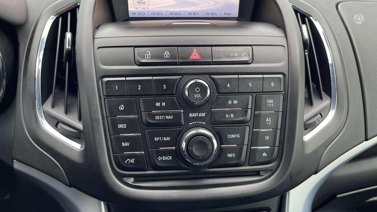 Opel Zafira 2015 — photo 18