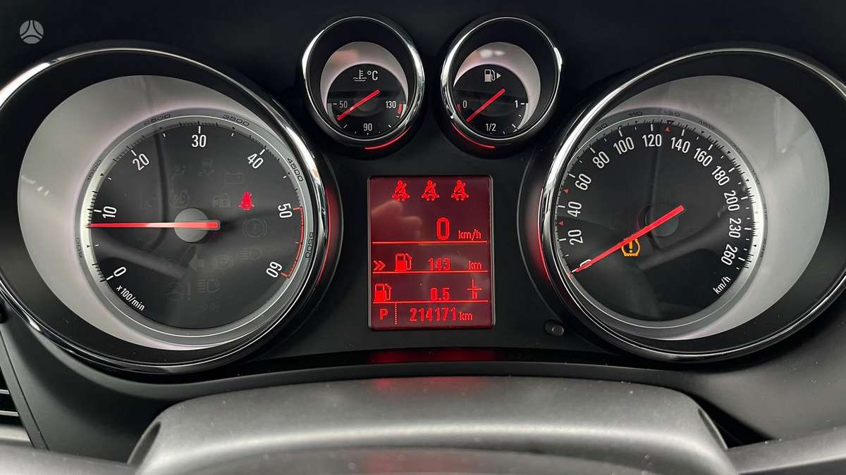 Opel Zafira 2015 — photo 21