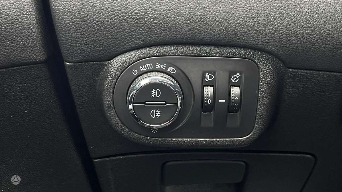 Opel Zafira 2015 — photo 25