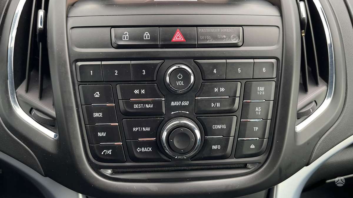 Opel Zafira 2015 — photo 29