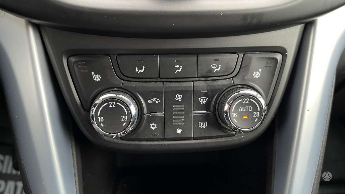 Opel Zafira 2015 — photo 30