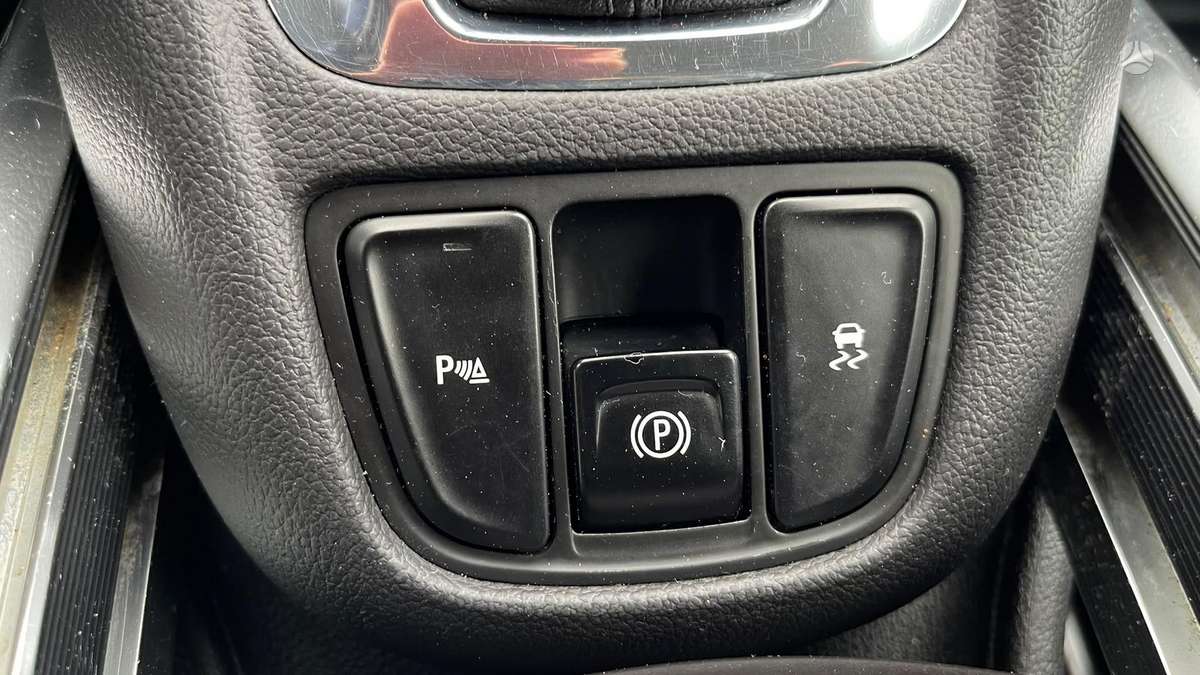 Opel Zafira 2015 — photo 36