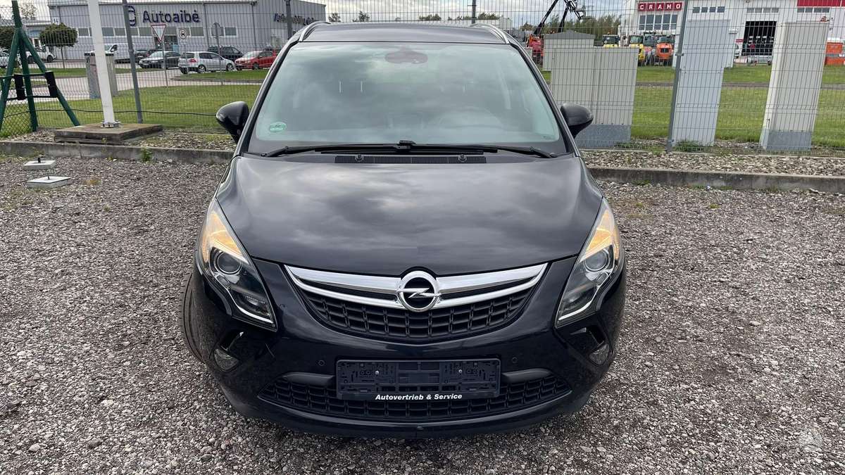 Opel Zafira 2015 — photo 5