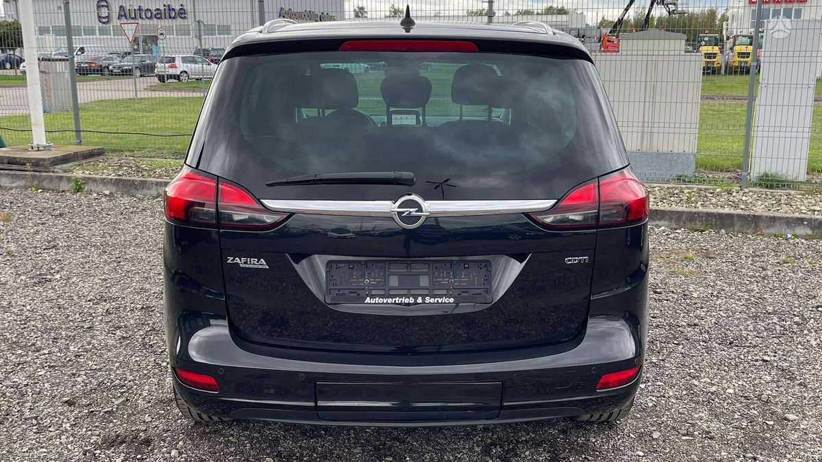 Opel Zafira 2015 — photo 7
