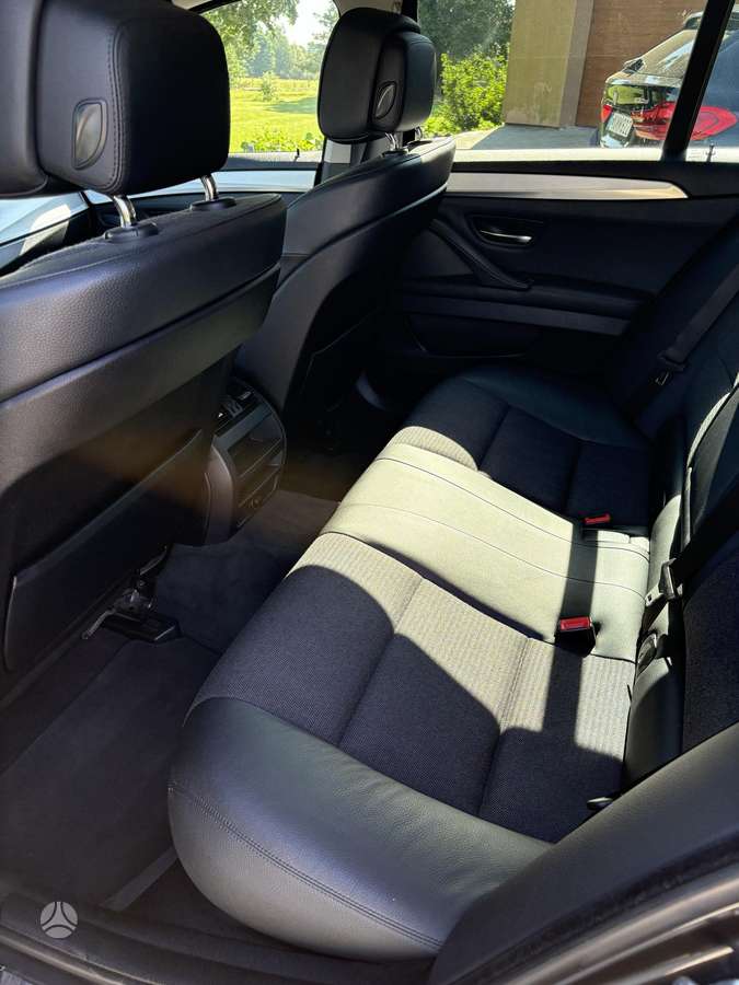 BMW 530 2011 — photo 12