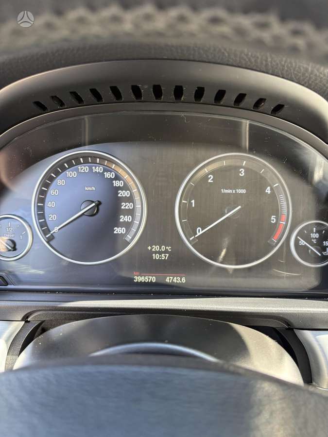 BMW 530 2011 — photo 17