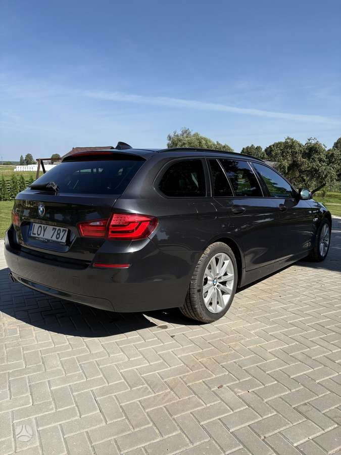 BMW 530 2011 — engine 2993 cm³, 258 HP (190kW)