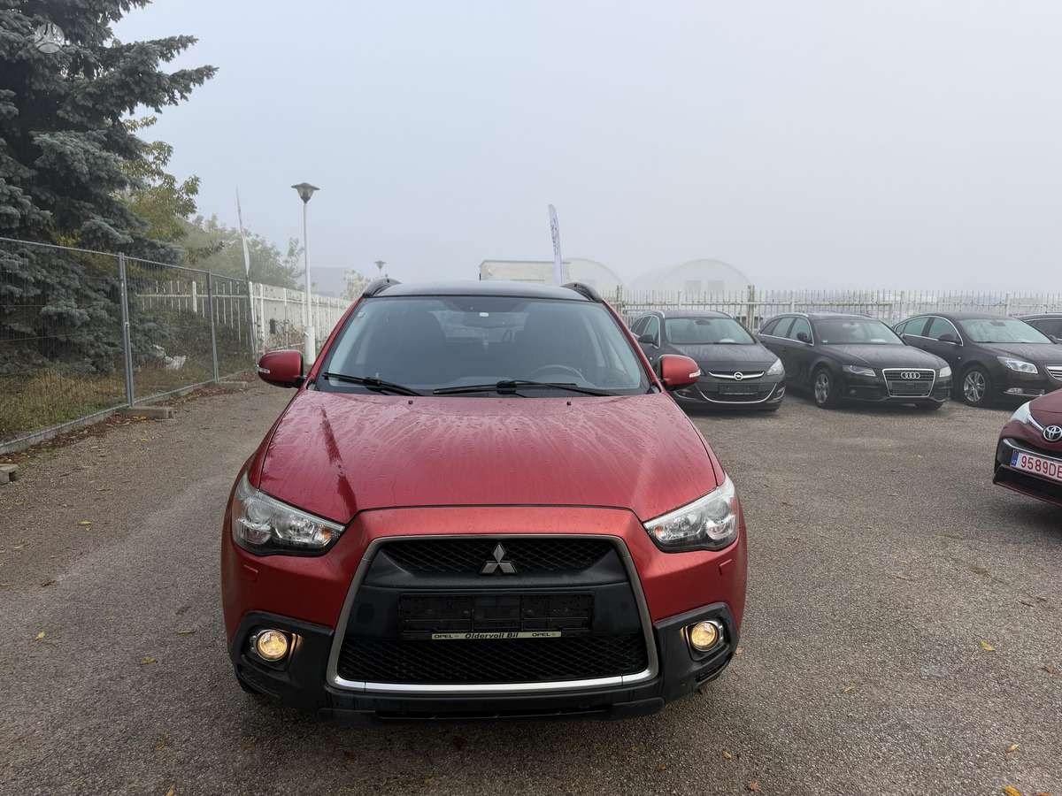 Mitsubishi ASX 2012 — вигляд ззаду