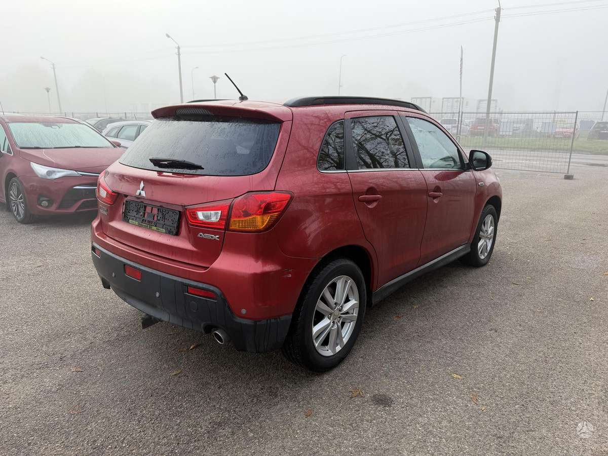 Mitsubishi ASX 2012 — двигун 1590 cm³, 117 HP (86kW)