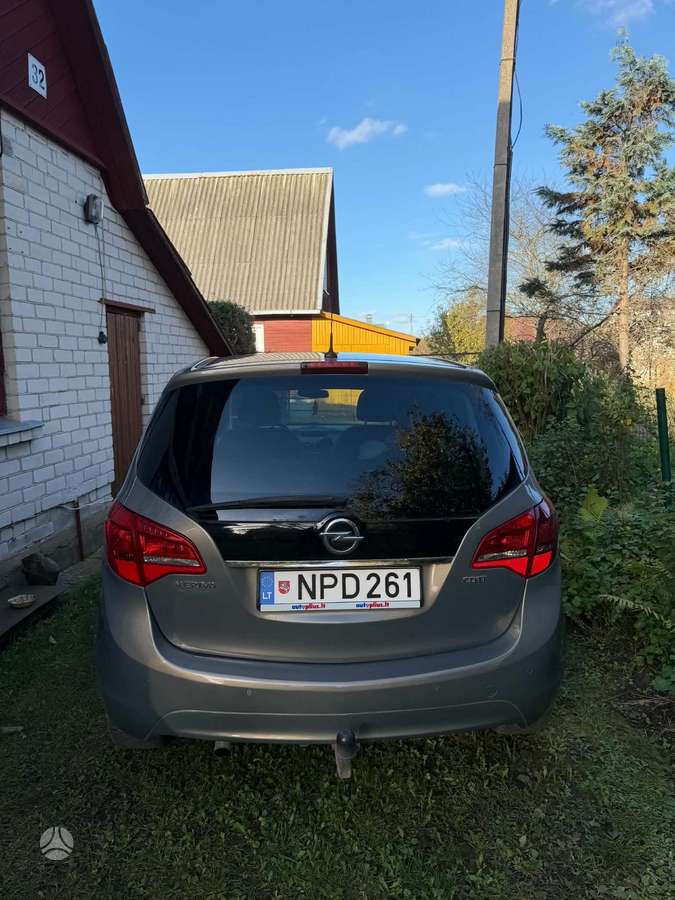 Opel Meriva 2012 — interior