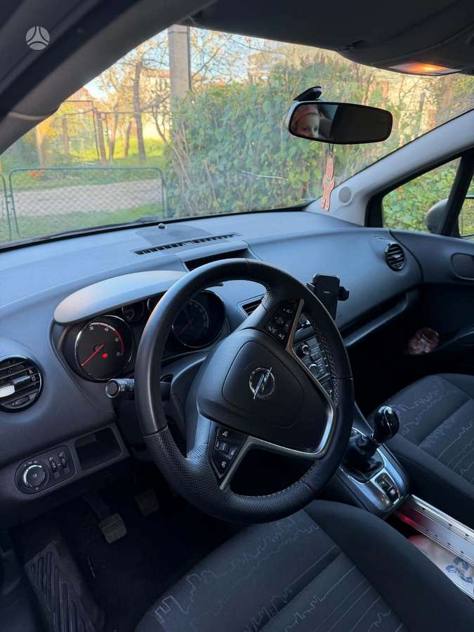 Opel Meriva 2012 — photo 7