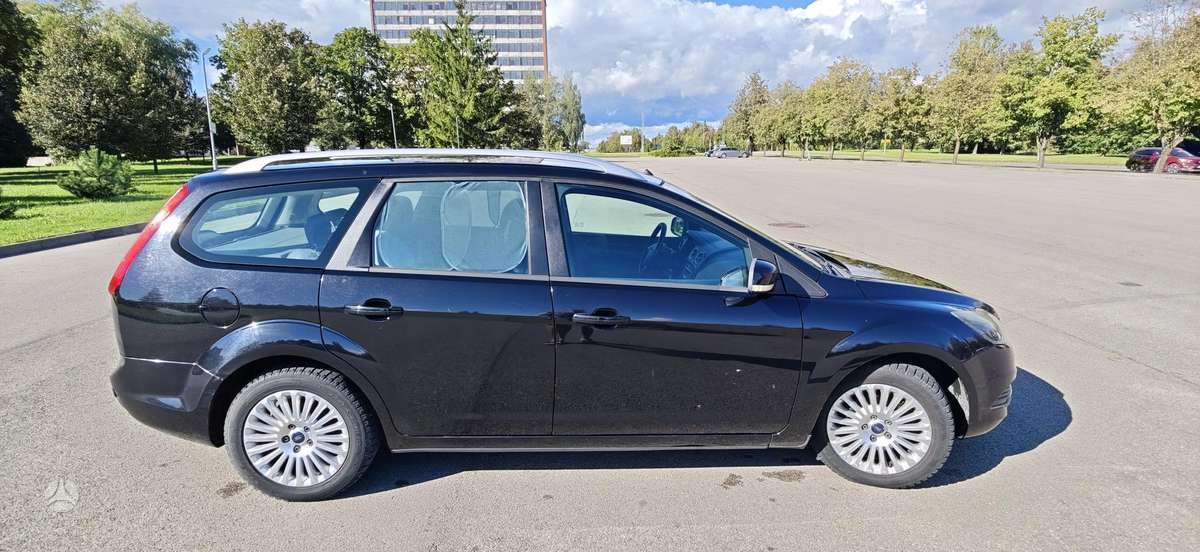 Ford Focus 2009 — photo 10