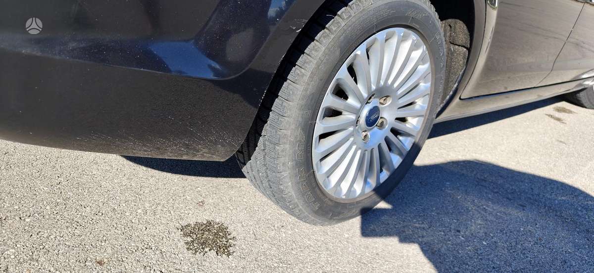 Ford Focus 2009 — photo 28
