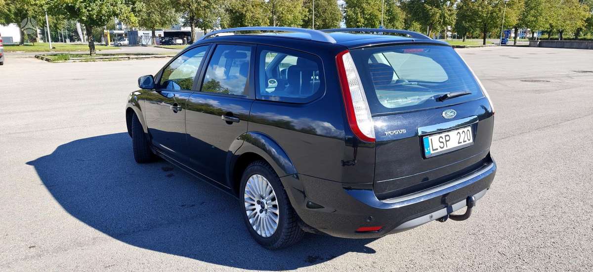 Ford Focus 2009 — photo 30