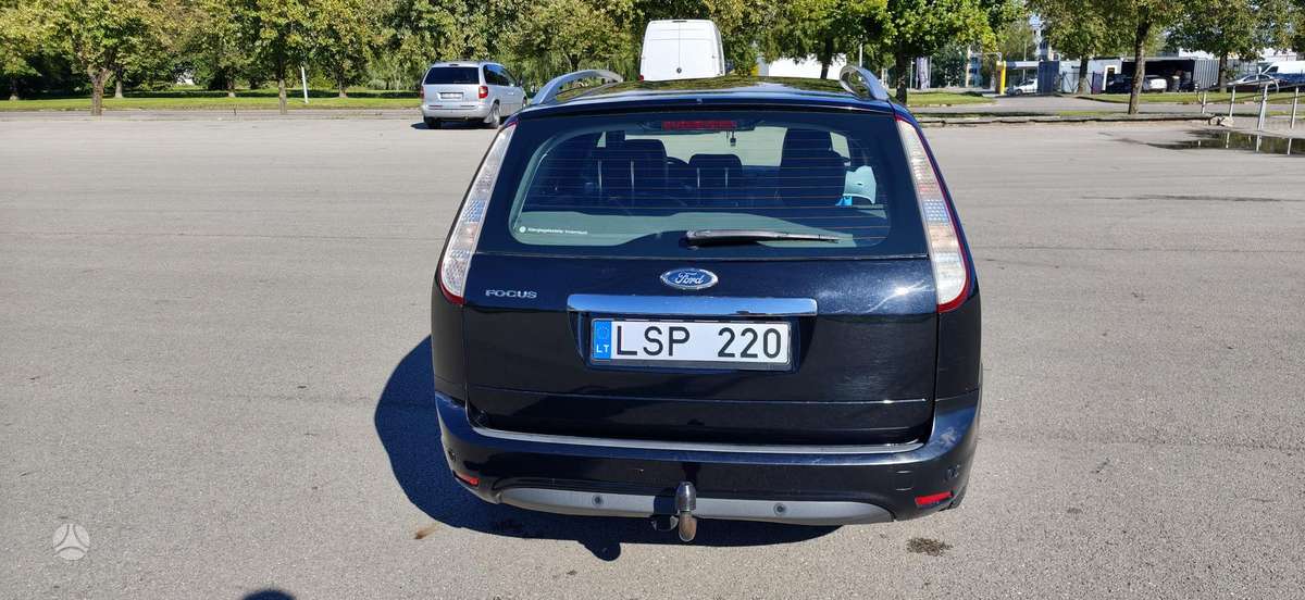 Ford Focus 2009 — photo 31